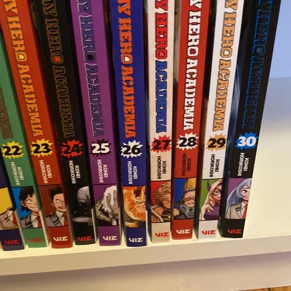 My hero academia books 1-30 & ultra analysis and vigilantes . Total 32 books - Picture 11 of 12